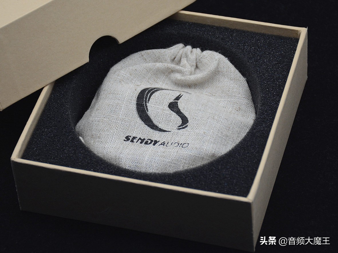 木匠与美人——SendyAudio黑美人Aiva开箱篇