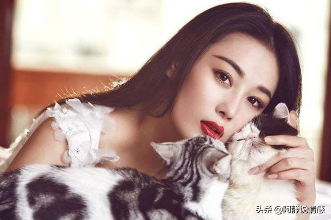 女人的这三种行为,女人的什么行为很油腻