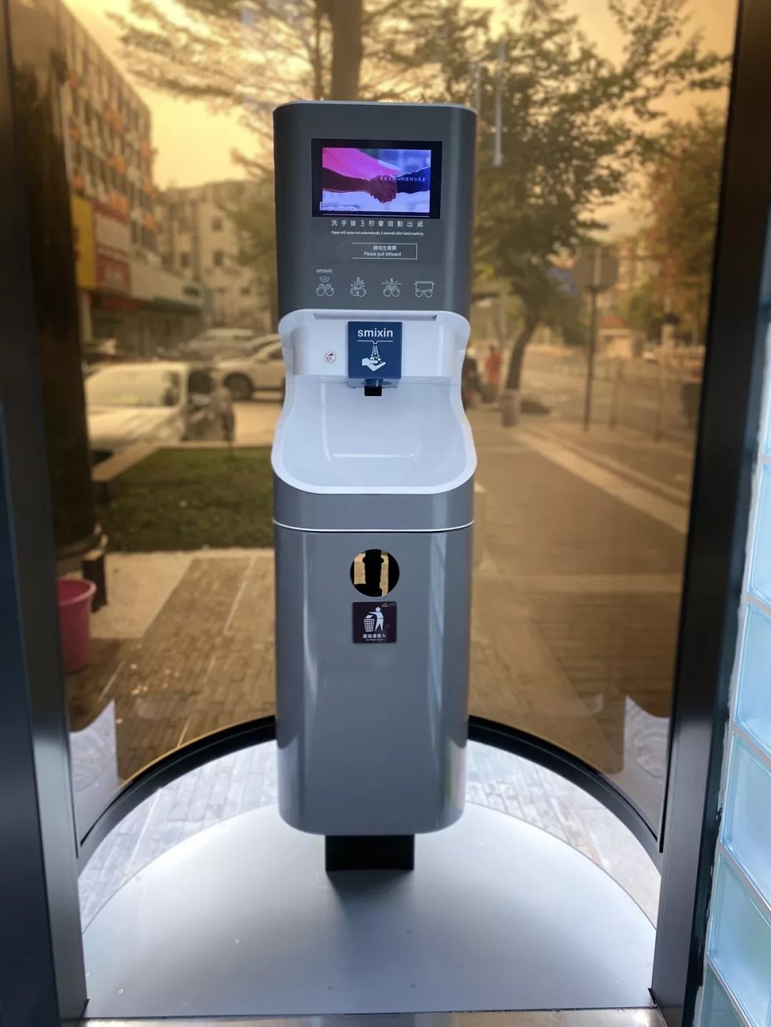 深圳，一个连拉屎都要发朋友圈的城市