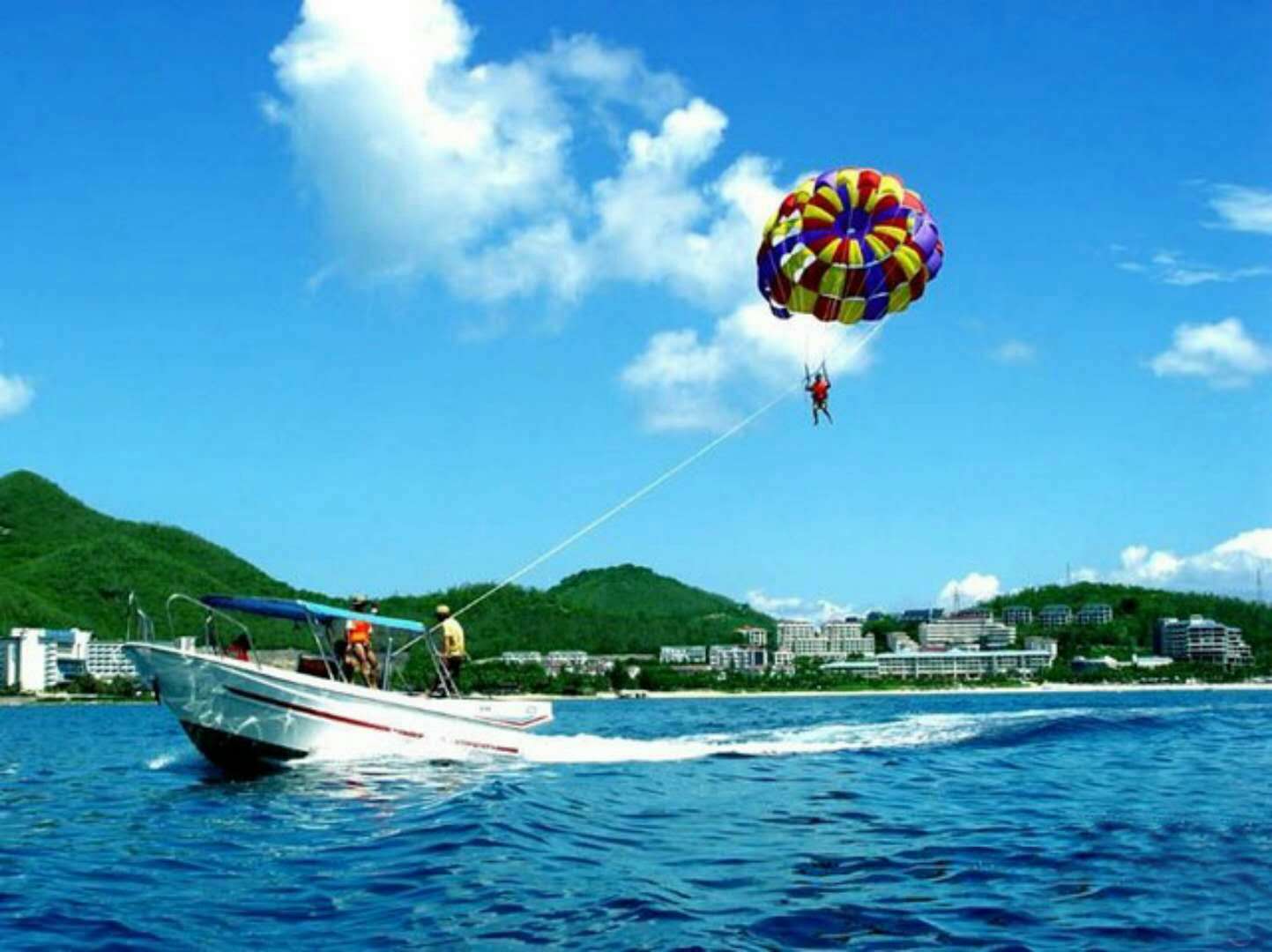 这里号称“中国马尔代夫”，连冯小刚也来取景，好吃好玩还不贵