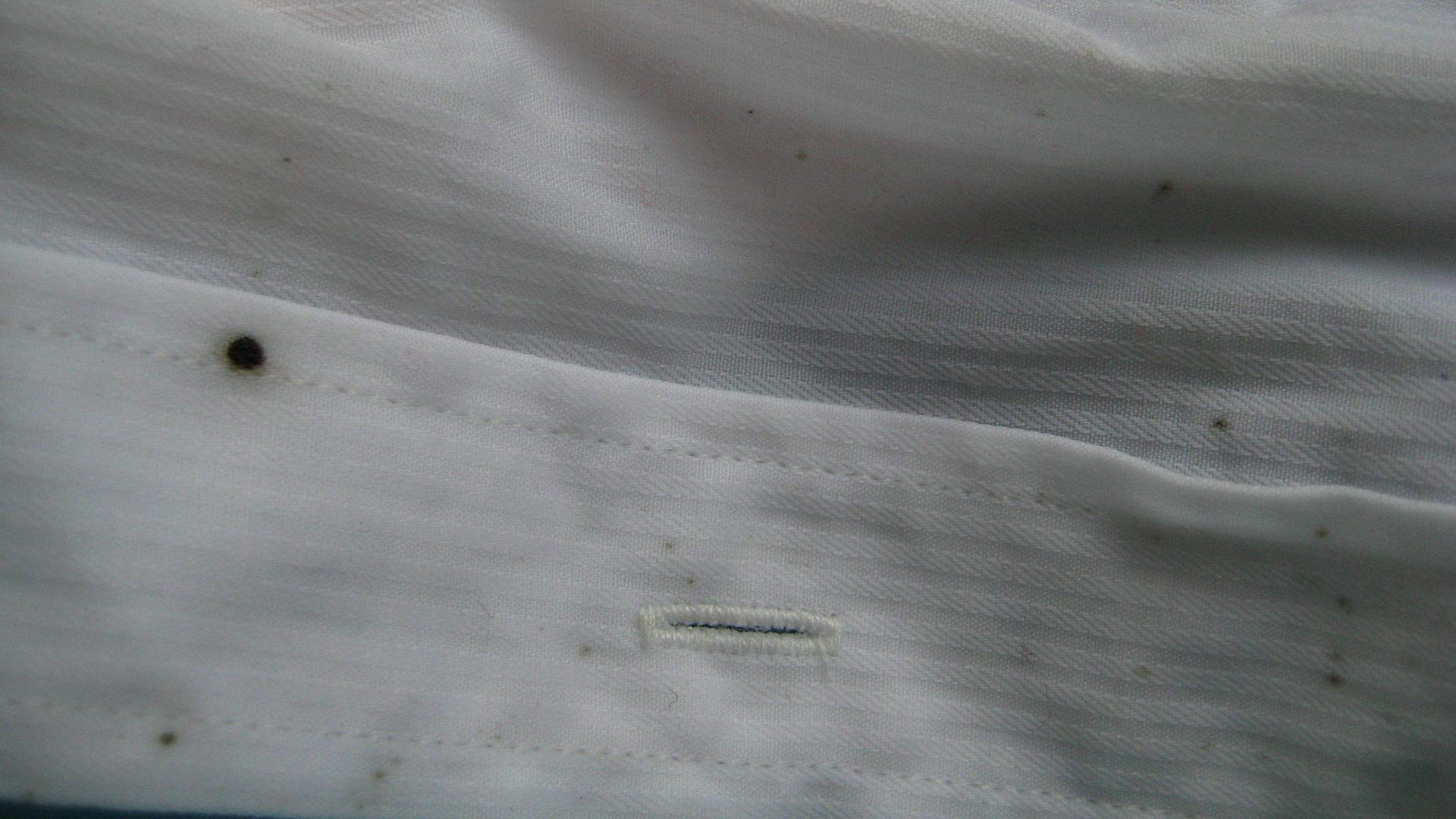 白色衣服怎么清洗不伤衣服,白色衣服怎么清洗才不会变黄