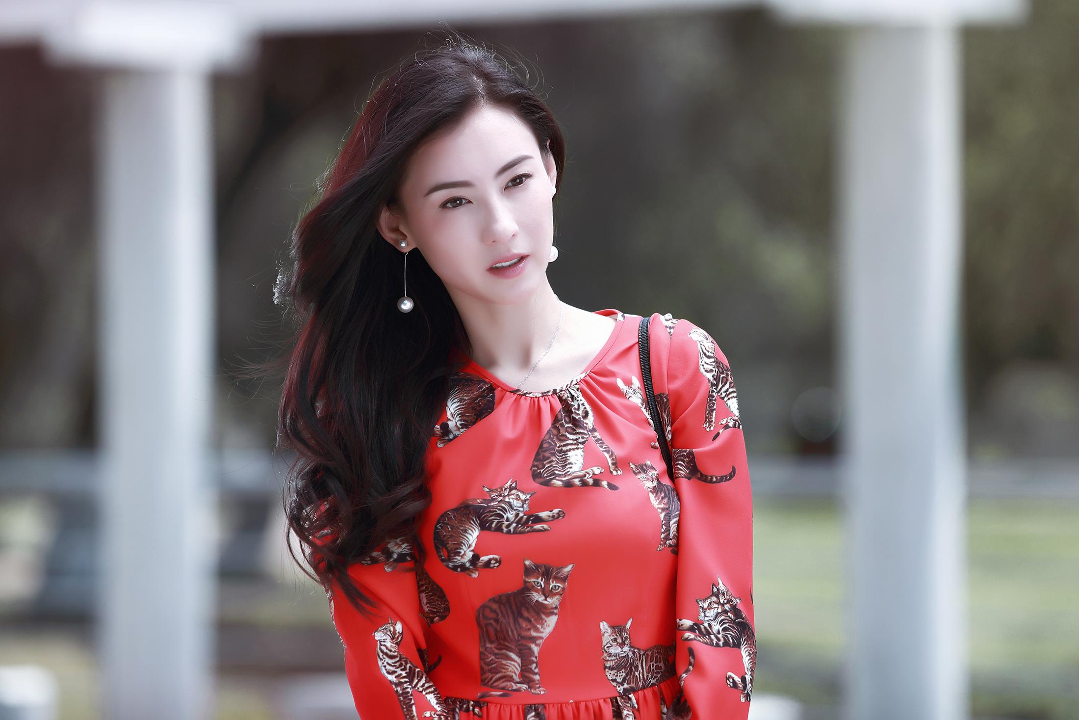 曾经很傻很天真的阿娇,“*照门艳**”12年后,还避不开陈冠希吗?