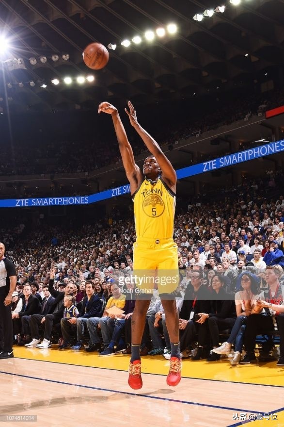 2018年圣诞大战詹姆斯穿的球鞋,2018年都有哪些经典球鞋