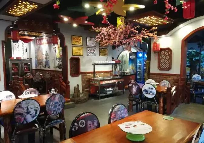 烧烤也能红遍金钻广场一条街,长春烧烤最有特色的烧烤店