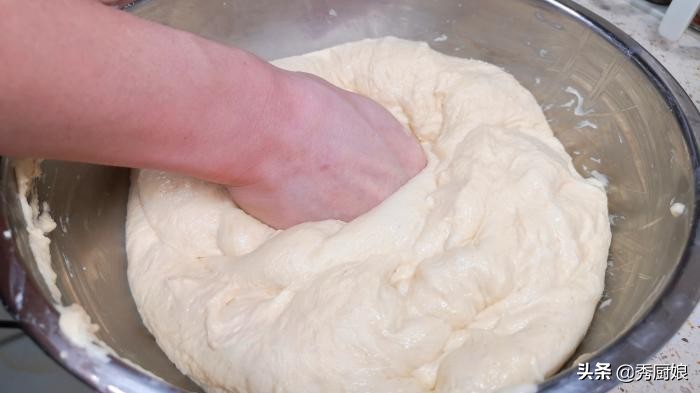 安琪酵母炸油条窍门不用鸡蛋,炸油条用油条膨松剂还放鸡蛋吗