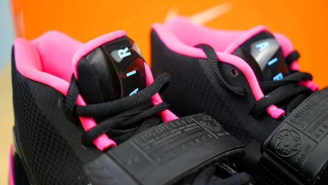 WEN开箱|内线球鞋的传承！他是浓眉哥上脚的利器