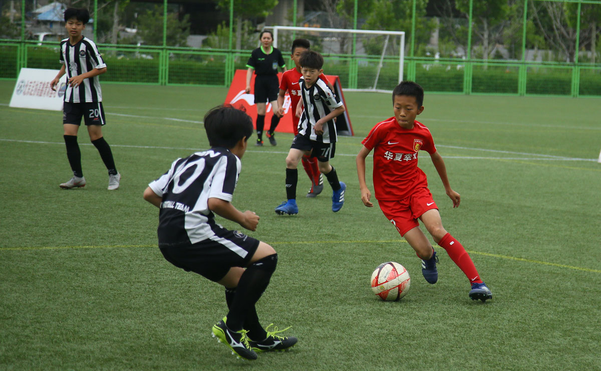 中韩国际青少年足球交流训练营,中韩足球青训比赛