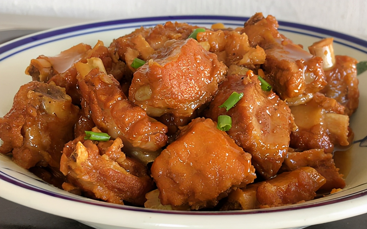 教你老一辈秘制排骨做法,老妈铁锅炖排骨的做法