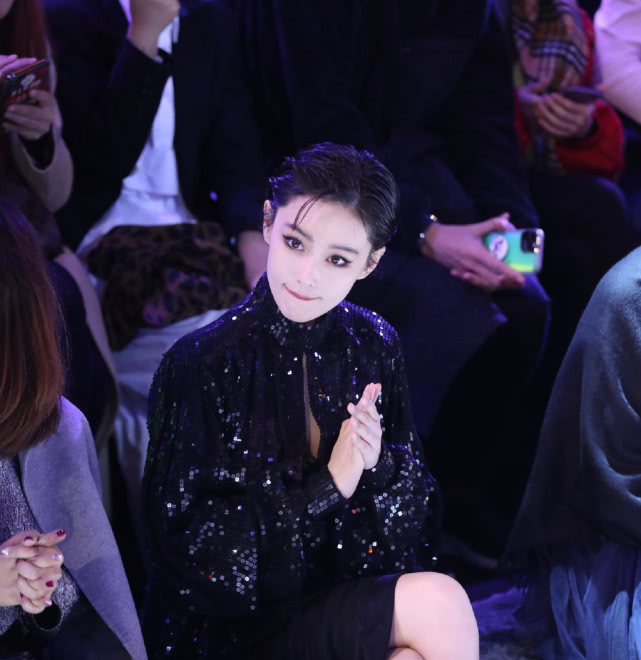 脸大脸圆适合剪马伊琍同款短发吗,马伊琍剪碎发视频