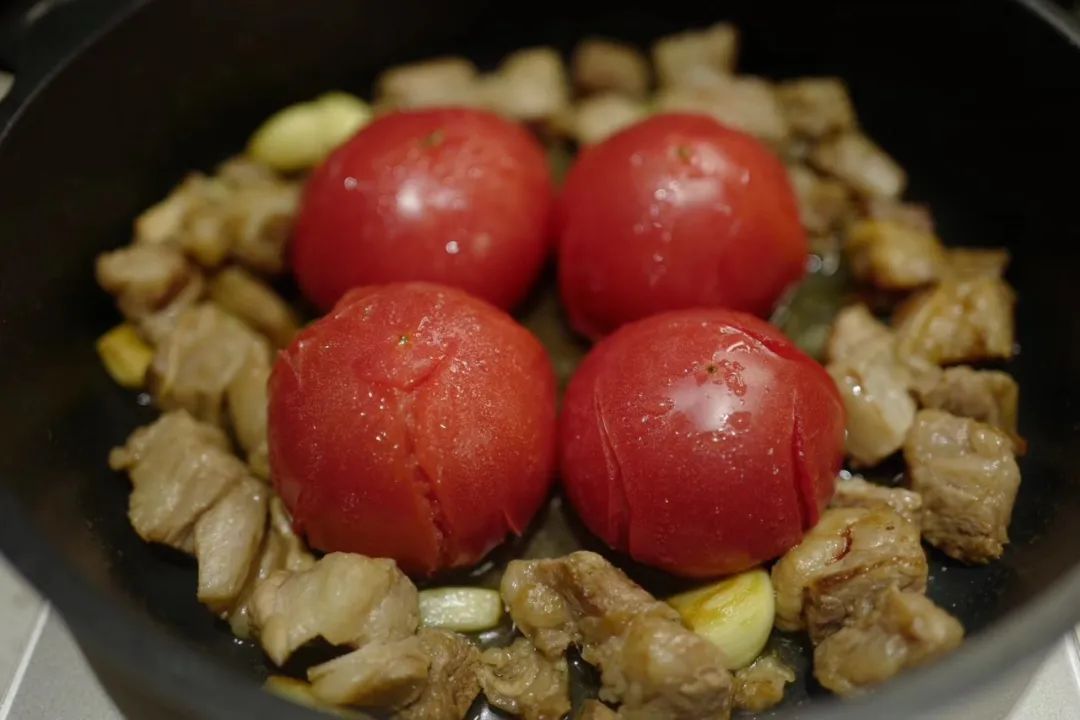 万人定闹钟早起云约早饭，为了去世界各地摆摊卖小吃做准备