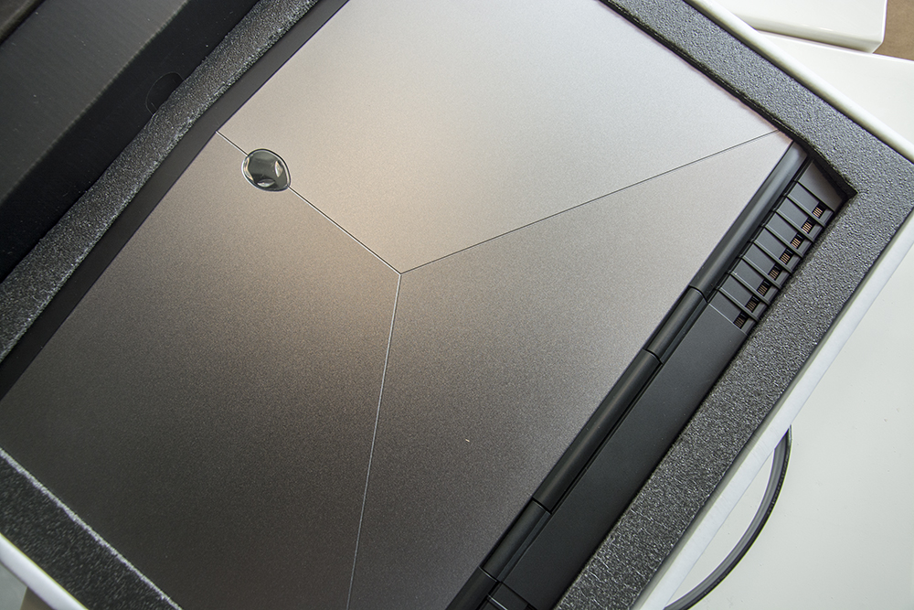 万元笔记本真的强？外星人15R4是否值得你充值信仰