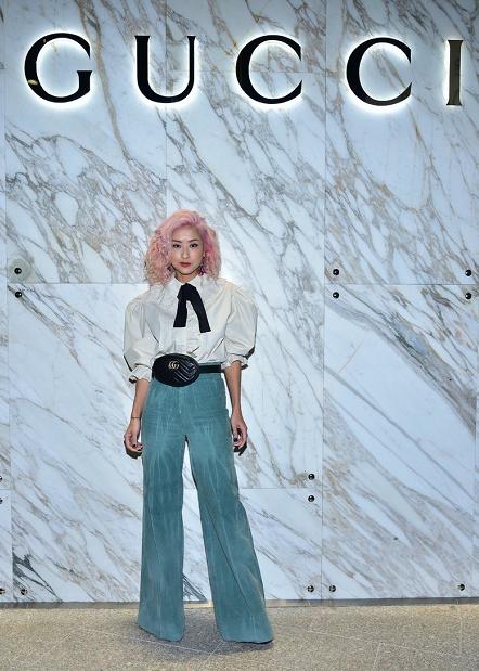 徐濠萦身材牛仔装,徐濠萦穿搭十年前