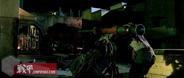 美国黑鹰战机坠落视频,十部顶级战争大片黑鹰坠落