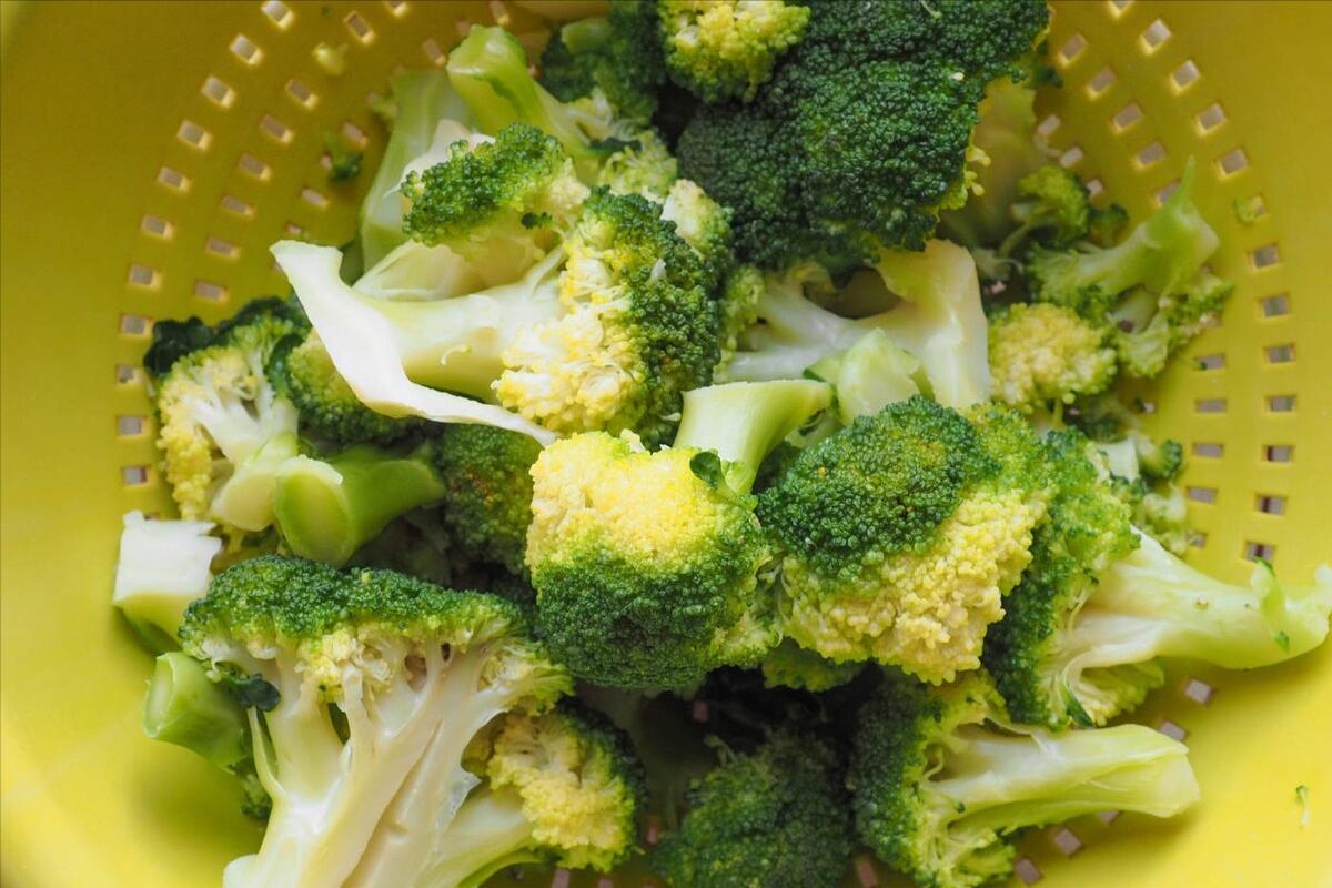 西兰花用开水焯一下能去掉虫卵吗,西兰花里面的虫卵高温可以杀死吗