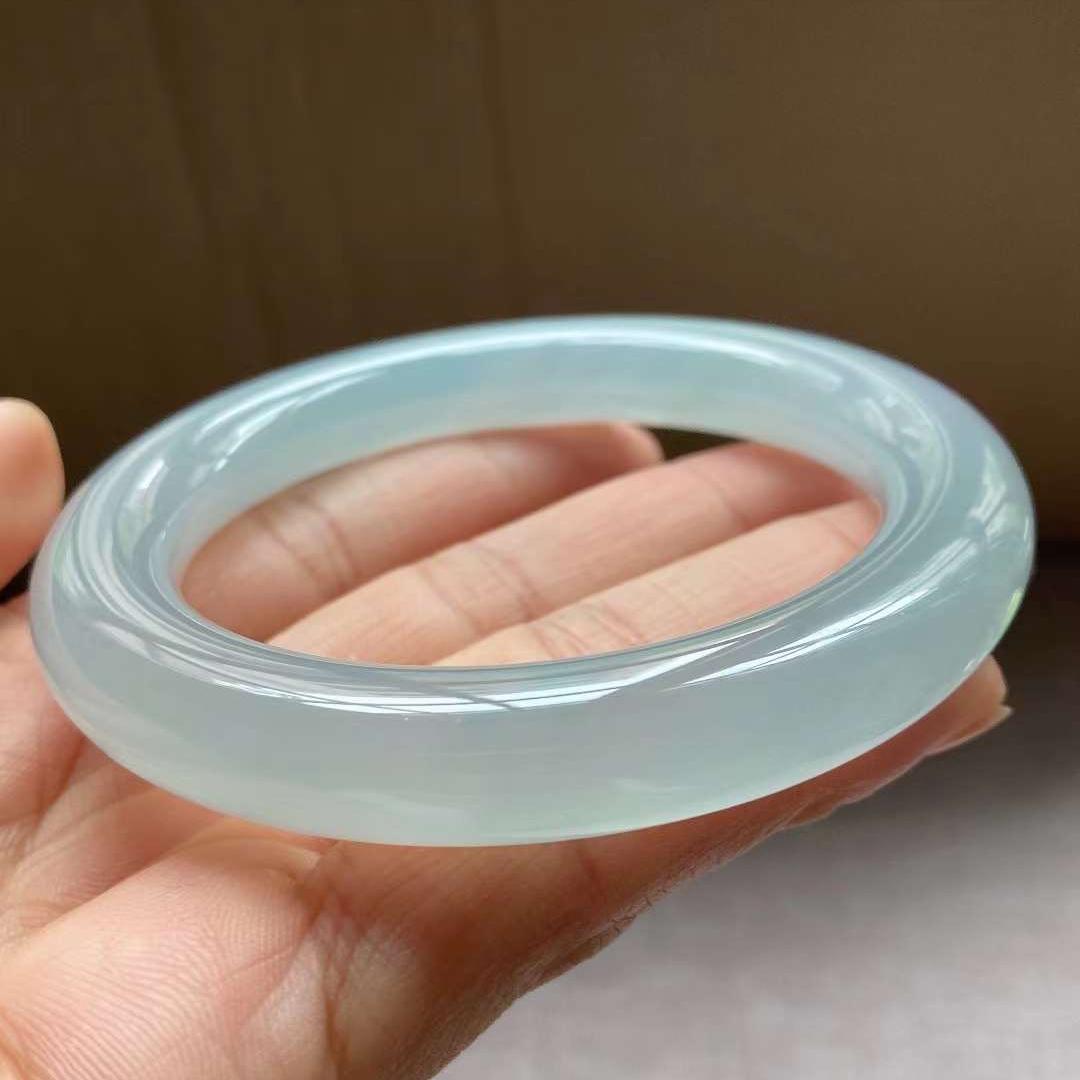 翡翠手镯怎么选比较好,翡翠手镯如何挑种水