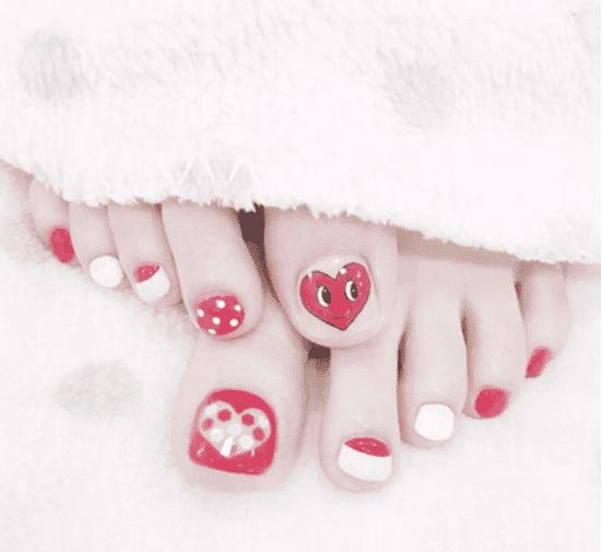 美甲什么颜色显手白,怎么美甲显指甲长