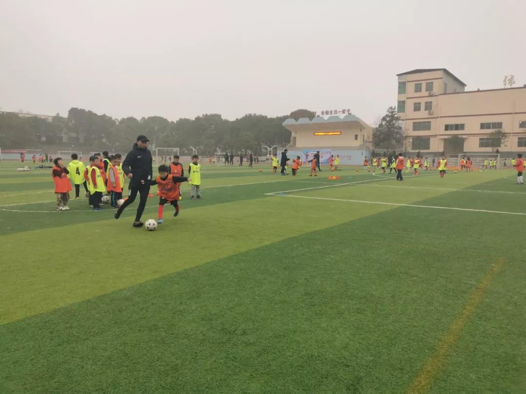2020年青少年足球冬训营,株洲荷塘区篮球训练营