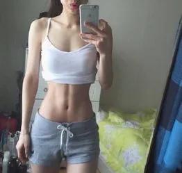 如何瘦肚子练腹肌练马甲线,肚子上有赘肉练马甲线的方法