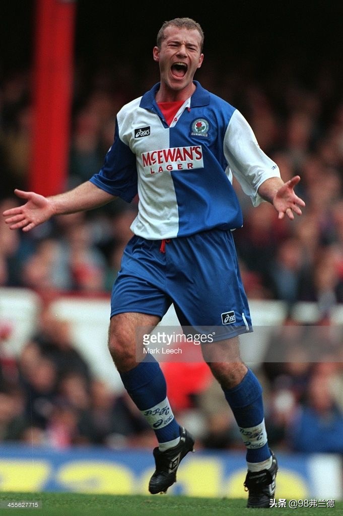 阿兰希勒获得过几次英超金靴,阿兰希勒攻入英超百球时的年龄