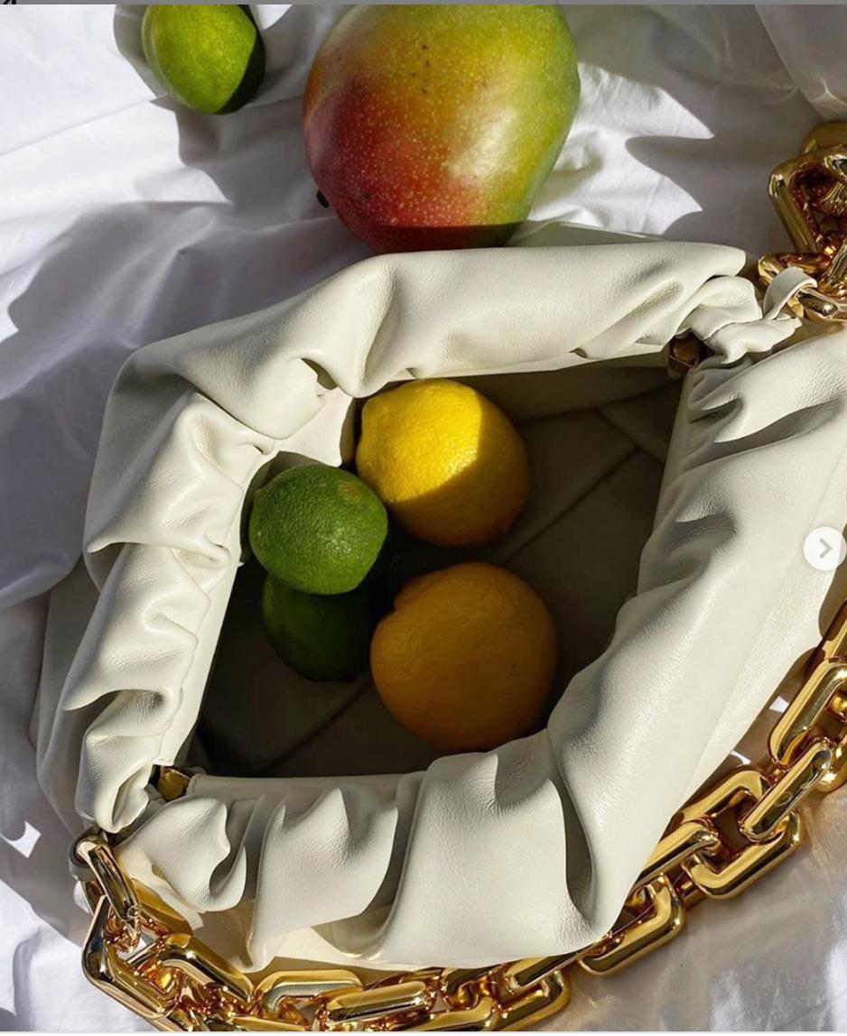 时尚小众云朵包,云朵包和枕头包