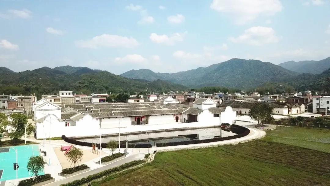 83岁神仙颜值,18岁时神仙颜值