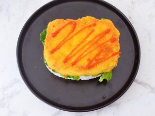 把饭做成汉堡,用鸡蛋做迷你汉堡好吃又好看