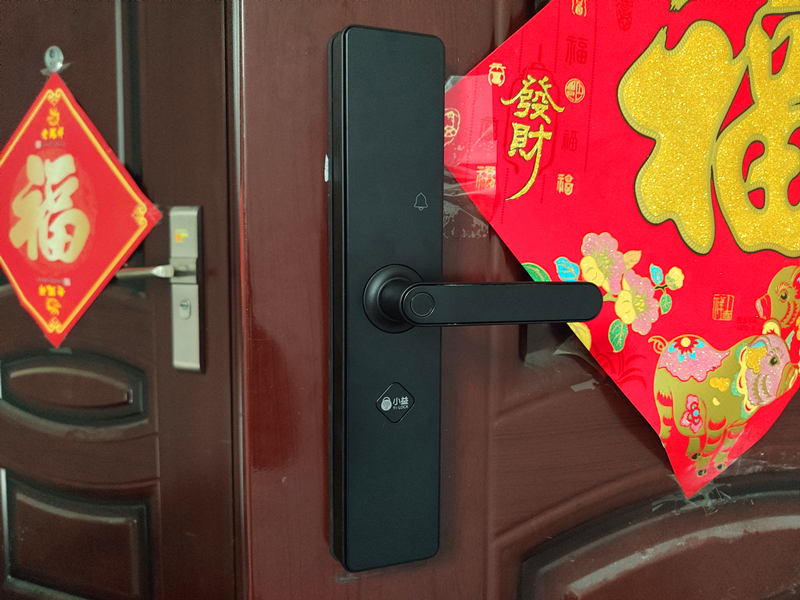 支持远程开门临时密码智能锁,智能密码锁怎样使用门卡开锁