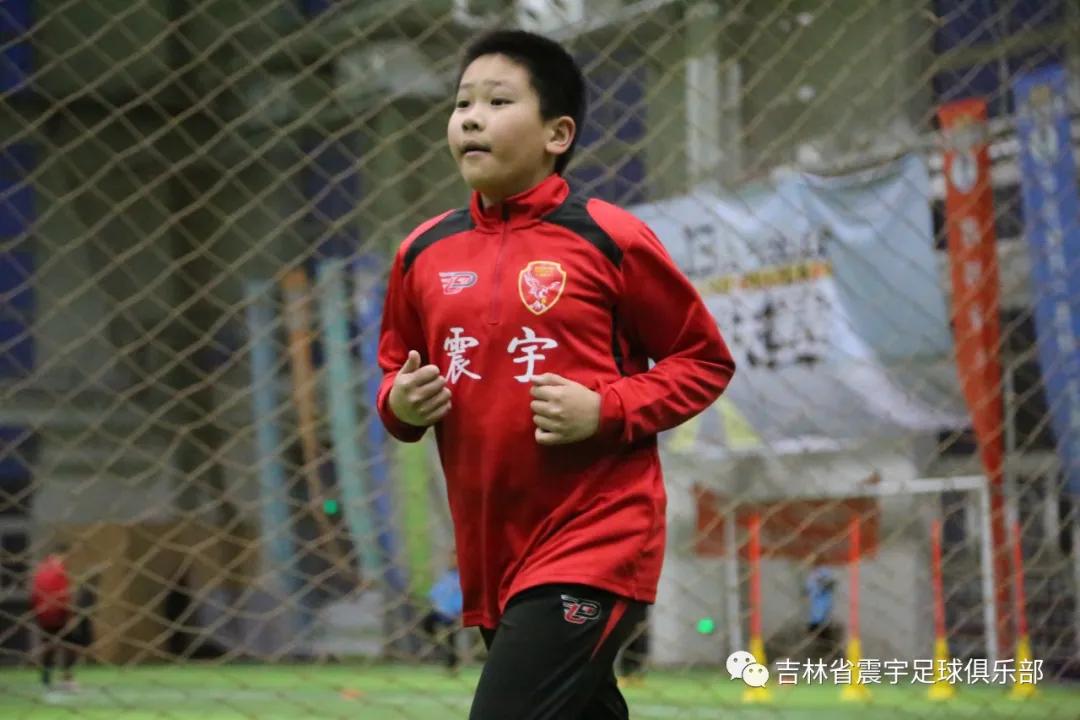 新奇之余,皆是寄望——震宇足球进驻农博园搏一搏室内足球场