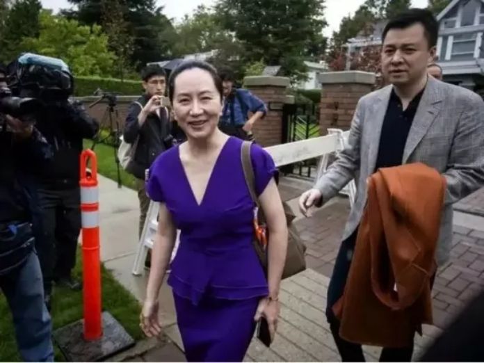 孟晚舟丈夫能陪伴在她身边吗,孟晚舟现在和丈夫生活在一起吗