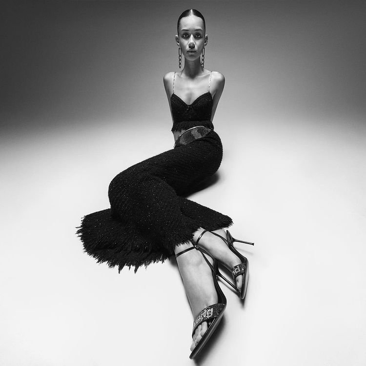 亚历山大王高跟鞋穿搭,亚历山大高跟鞋2023新款