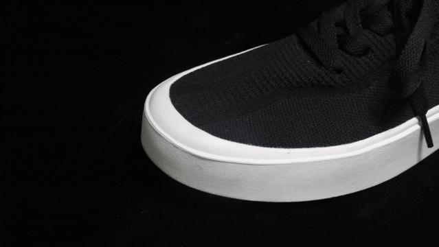 fila艺术家跑步鞋,fila设计师签名款