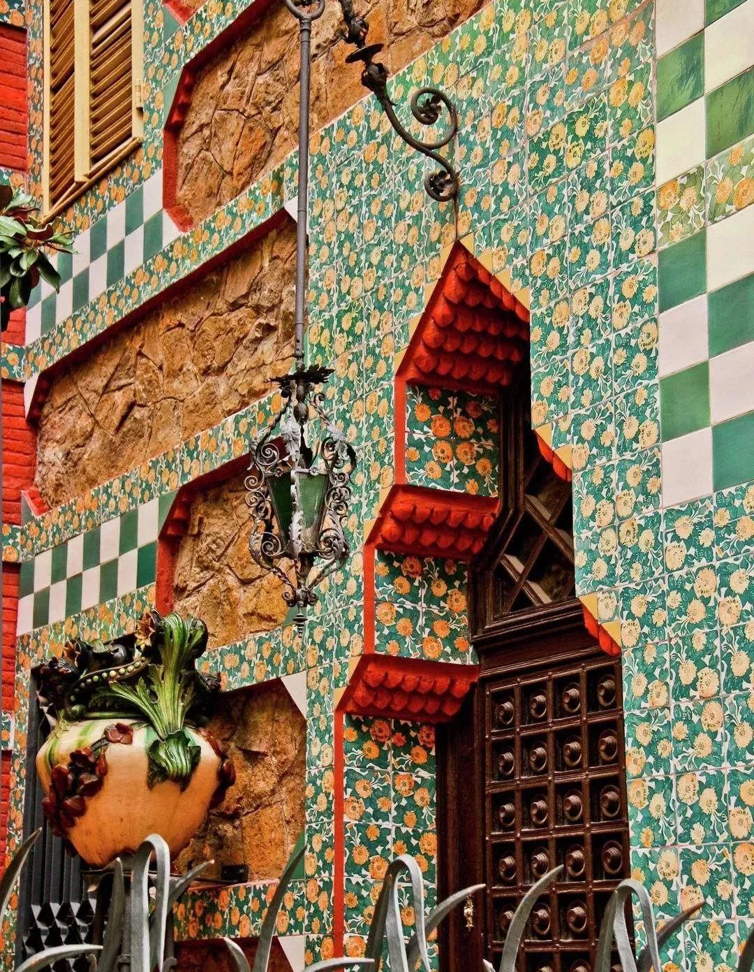 巴塞罗那72小时:住进高迪的幻梦世界