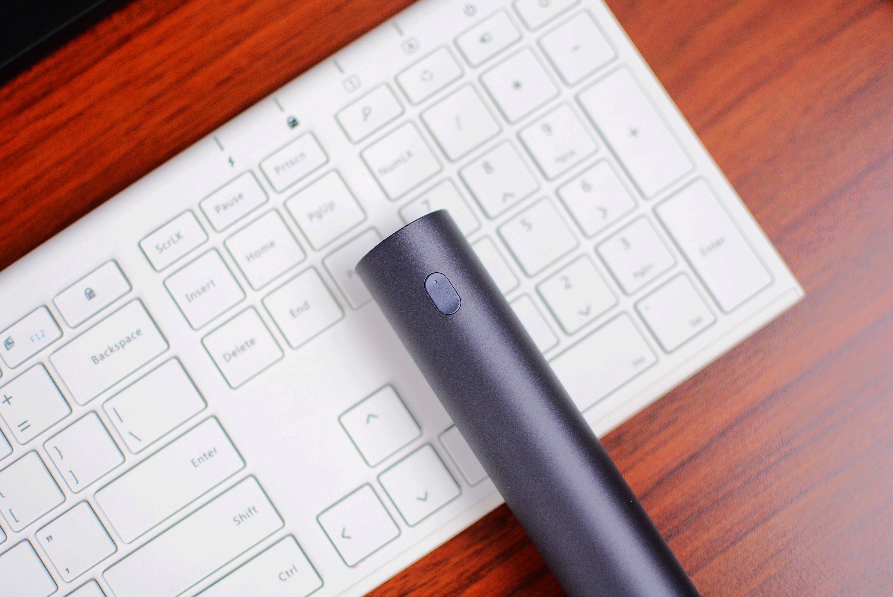 紫米手电筒和极蜂手电筒,小米新款多功能手电筒