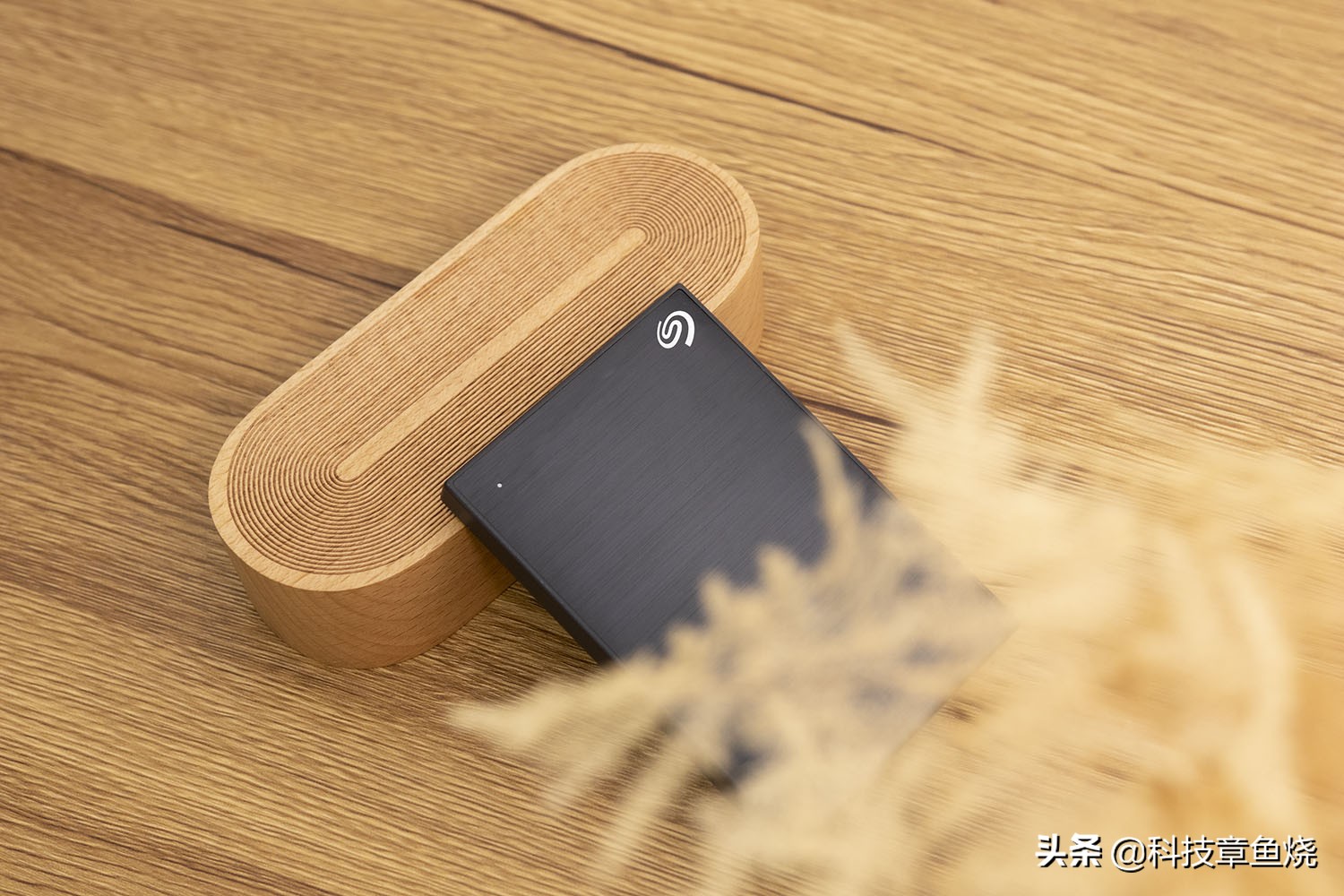 简单实用的移动硬盘,用起来最简单的移动硬盘