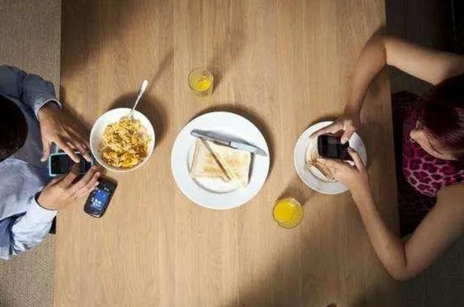 手机成瘾情况,孩子手机成瘾如何解决