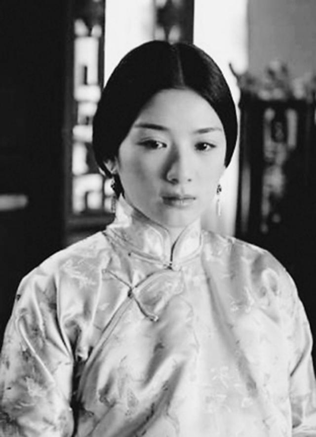 巴金家的深度解析,巴金家反映人物形象的文段