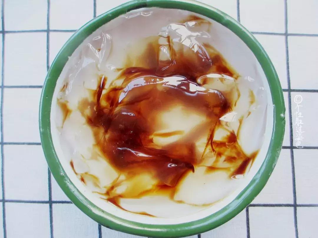 夏天吃到好吃的冰粉,吃冰粉果蔬脆