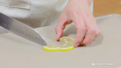 夏天再热也不要让娃做这些事,天再热也别乱逼孩子喝水