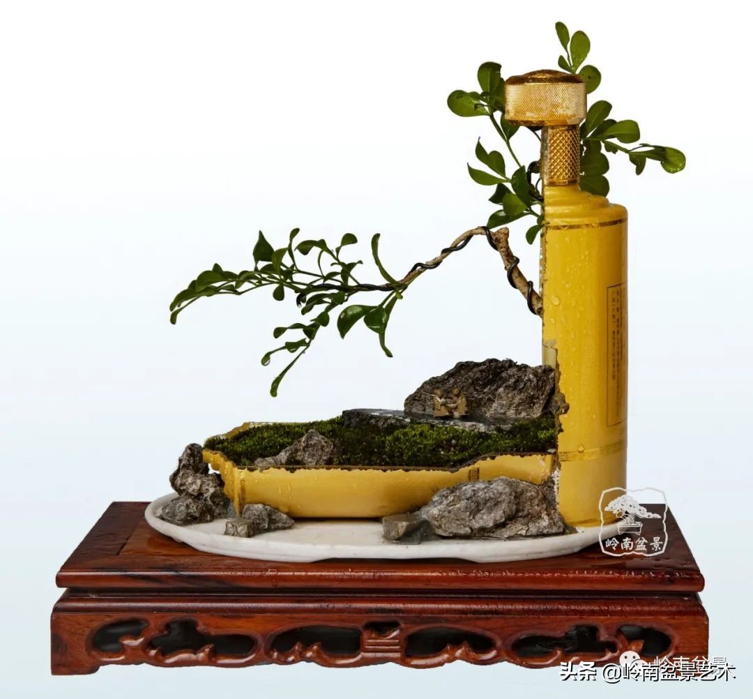 大师经典藏品,景德镇大师燕尾瓶价格