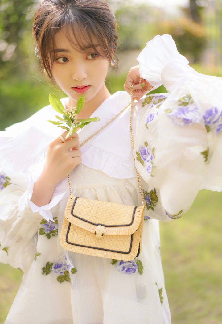 关晓彤吴宣仪赵露思,赵露思关晓彤吴宣仪