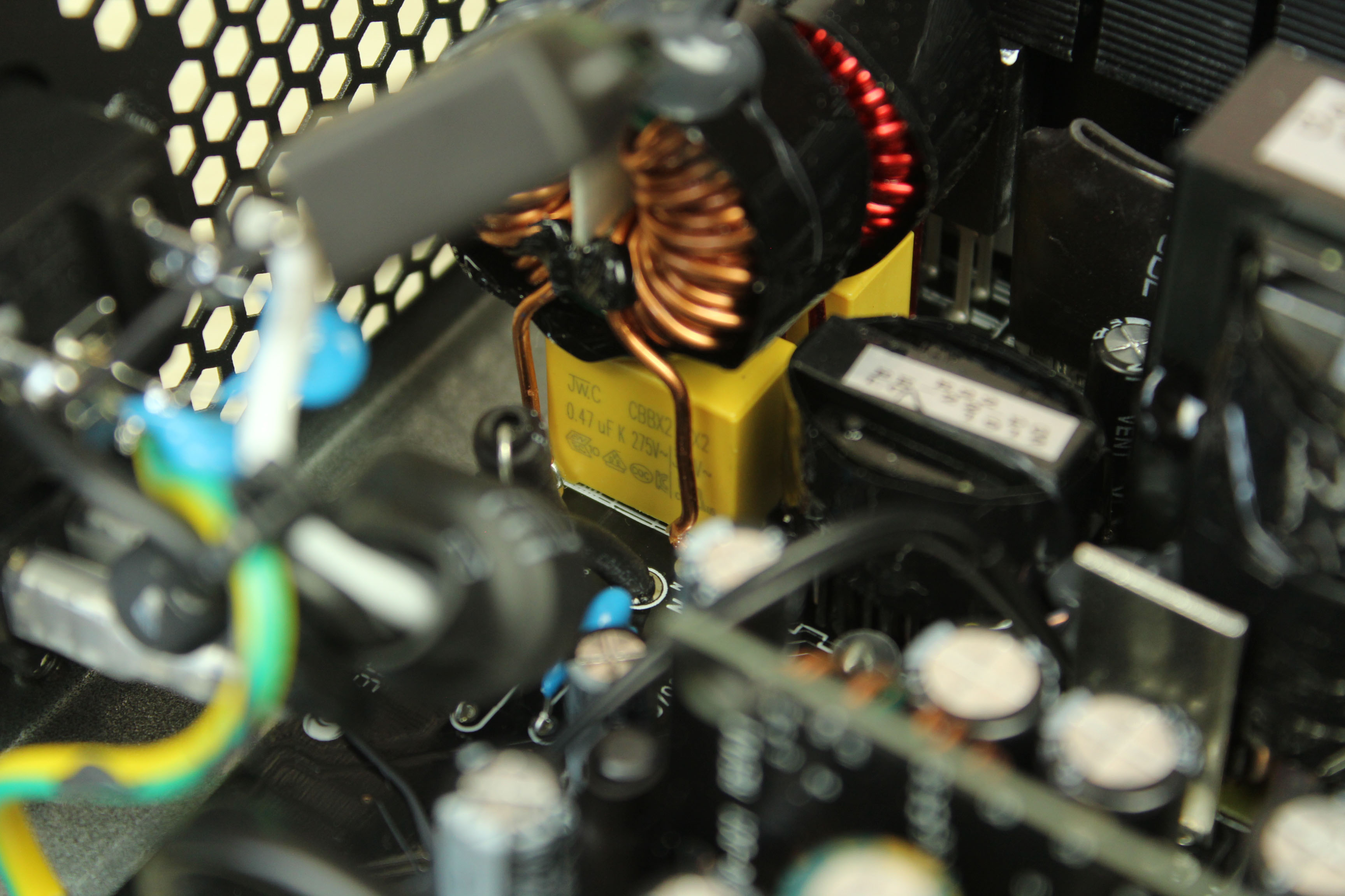 鑫谷gp700g黑金版是低端电源吗,鑫谷750w80plus靠谱吗