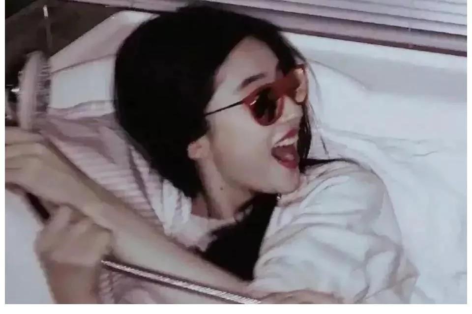 刘亦菲吹笛子的照片高清,刘亦菲吹笛子哪部戏