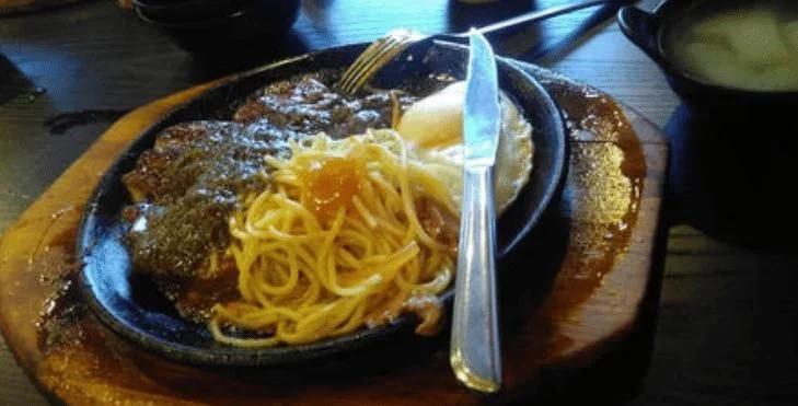 西餐厅吃牛排暂时离开怎么摆刀叉,吃牛排如何拿去刀叉