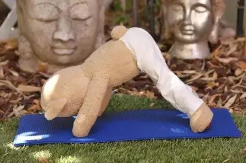 佩奇送朋友礼物,佩奇深夜刷屏深度解析