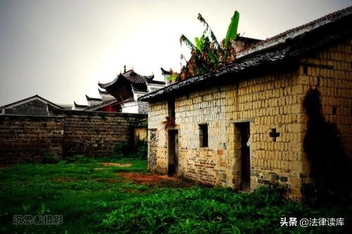 仿佛是个渣女收容站，罗千里的生活如此悲催