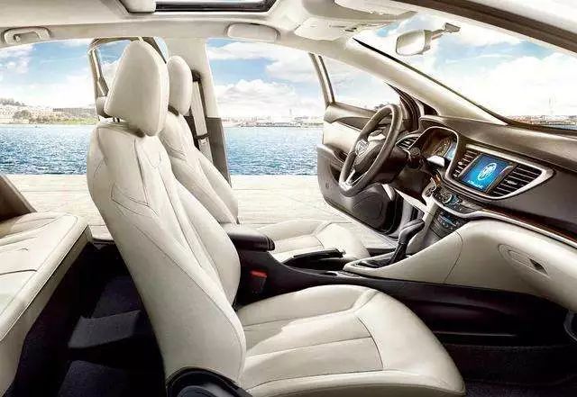 动力不足但是油耗不高,动力不输燃油版