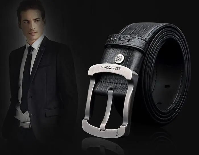 孩子不听话爸爸拿皮带抽,男孩小时候挨父亲皮带抽