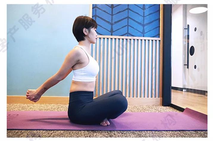 产后含胸驼背能纠正吗,产后脖子后背发凉不舒服怎么办