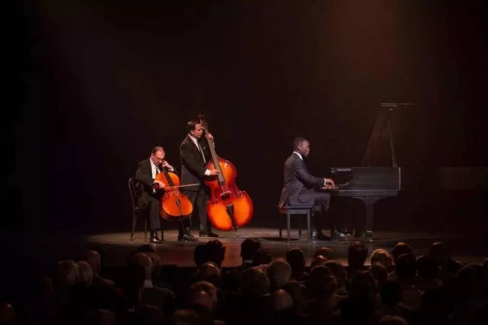 看的是绿皮书，吃的是脆皮鸡