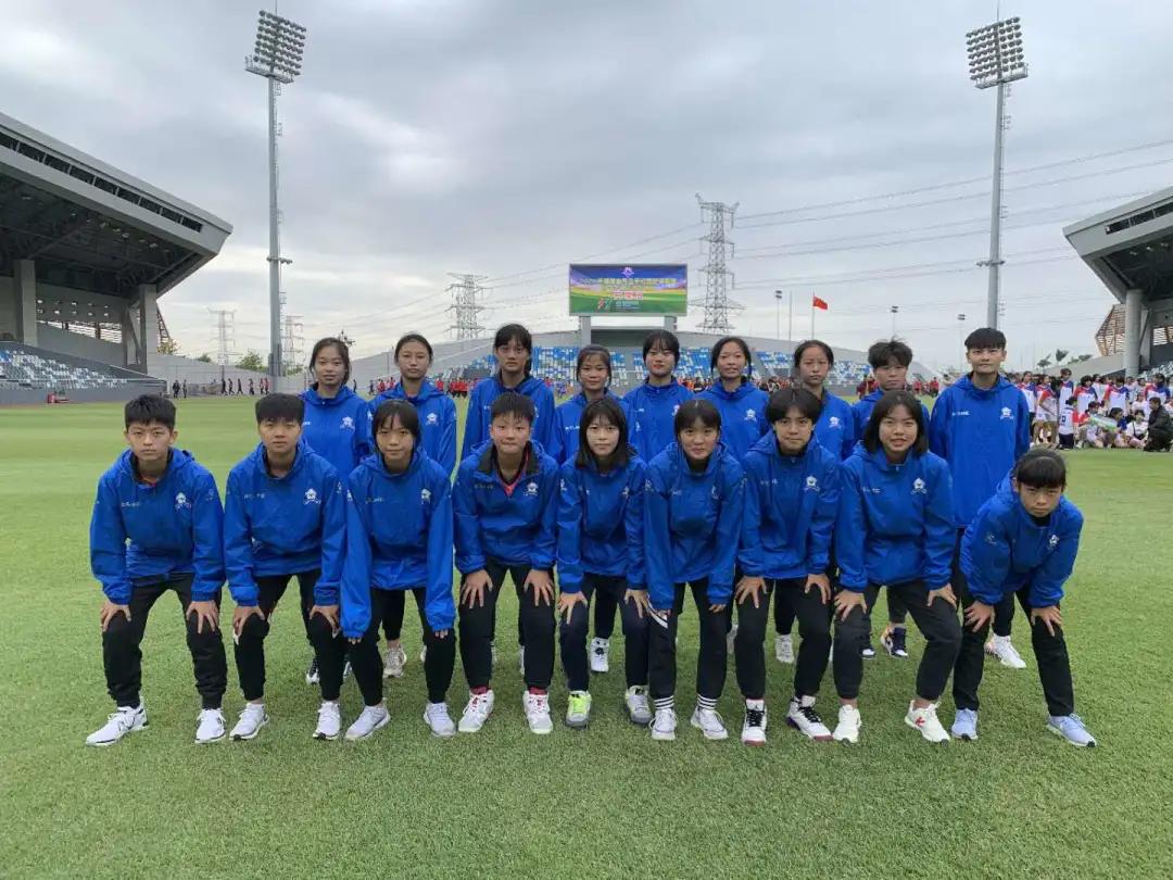 学校足球队取得佳绩,喜报我校足球队喜获甲组乙级亚军